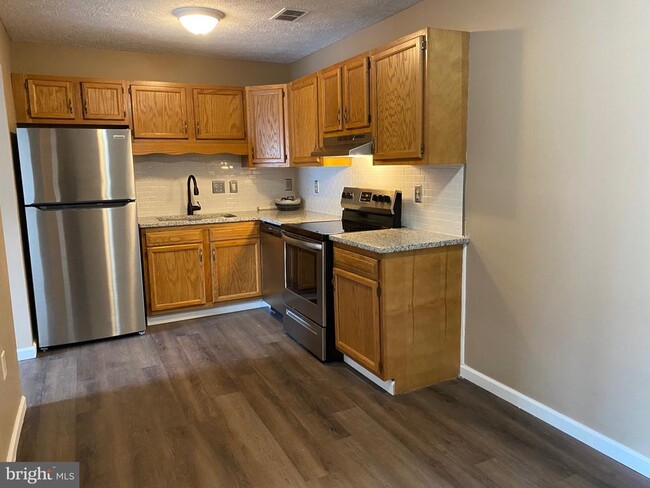 property at 1284 S Ox Rd