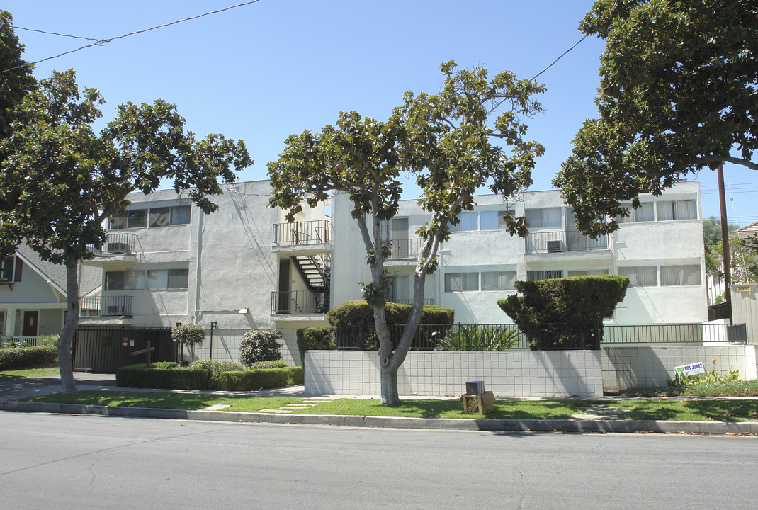 915 N Stoneman Ave in Alhambra, CA - Building Photo