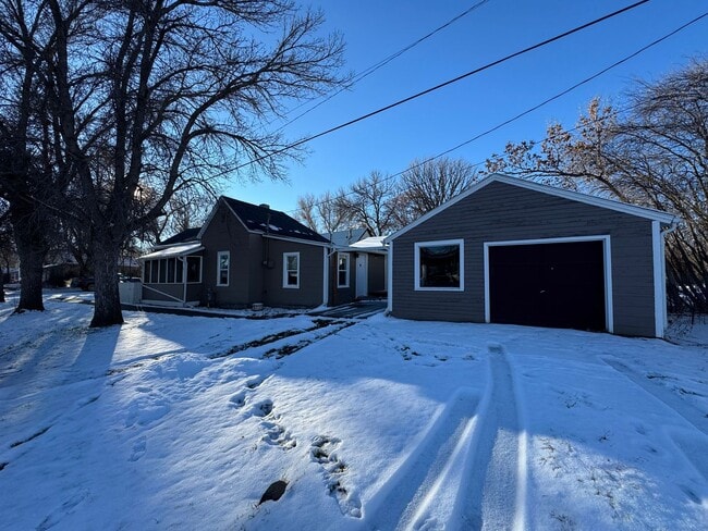 72 E 2nd Ave N in Columbus, MT - Building Photo - Building Photo