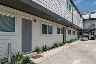 Welch 14 in Houston, TX - Building Photo - Building Photo