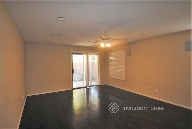 2423 S 82nd Ln in Phoenix, AZ - Foto de edificio - Building Photo