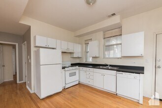 2009 W Cortez St, Unit 13 in Chicago, IL - Building Photo - Building Photo