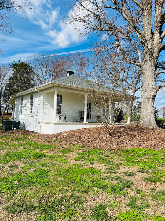 28338 Hatley Farm Rd in Albemarle, NC - Building Photo