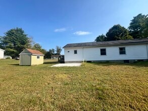 11 Loughran Dr, Unit 11 Loughran in Corinth, NY - Building Photo - Building Photo