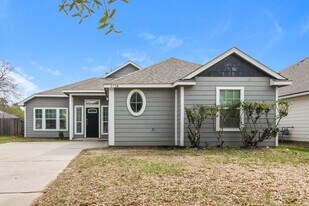 5714 Straight Way in Houston, TX - Building Photo
