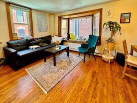 2 Inman Pl, Unit 2 in Cambridge, MA - Building Photo