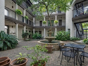 221 Lexington Ave, Unit 317 in San Antonio, TX - Building Photo - Building Photo