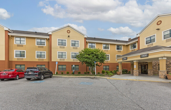 Furnished Studio-Baltimore - BWI Airport - in Linthicum Heights, MD - Building Photo - Building Photo