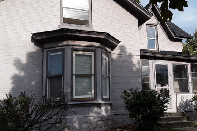 730 N Pine St in Lansing, MI - Building Photo