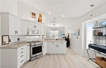 5928 Sand Wedge Ln in Naples, FL - Building Photo - Building Photo