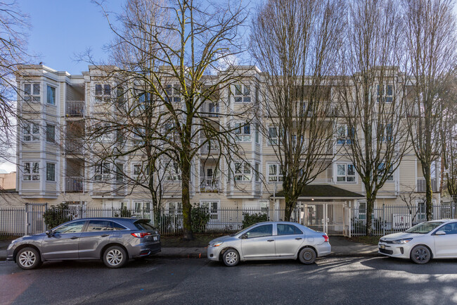 Chinese United Church Lodge in Vancouver, BC - Building Photo - Building Photo