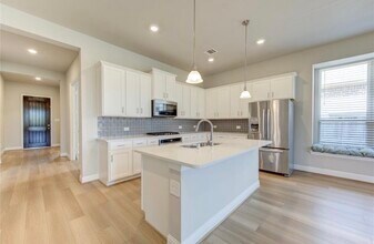 10239 Bayou Oaks Dr in The Woodlands, TX - Building Photo - Building Photo