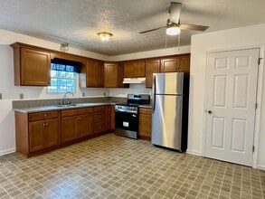 236 Nottoway Dr in Stephens City, VA - Building Photo - Building Photo