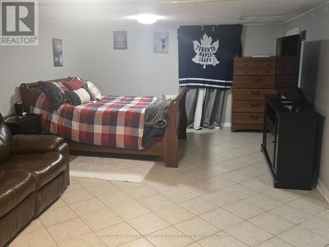 43 Golden Blvd W in Welland, ON - Building Photo - Building Photo