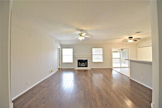 1003 N Riviera Cir in Cedar Park, TX - Building Photo - Building Photo