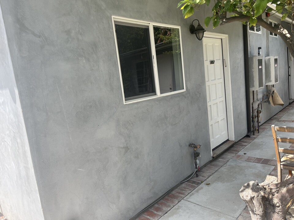 5809 Rhodes Ave in Valley Village, CA - Building Photo