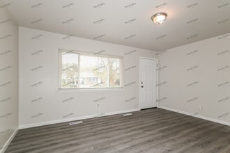 5130 Auriesville Ln in Hazelwood, MO - Building Photo - Building Photo