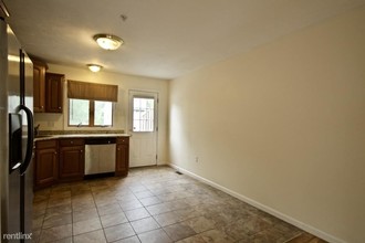 955 Pleasant St-Unit -# 14 in Weymouth, MA - Foto de edificio - Building Photo