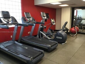 2670 E Sunrise Blvd-Unit -319 in Fort Lauderdale, FL - Foto de edificio - Building Photo