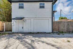 444-1/2 30th Ave N in St. Petersburg, FL - Building Photo