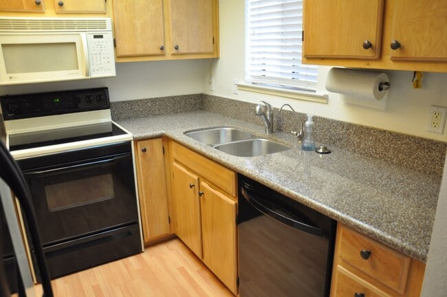 609 San Conrado Terrace in Sunnyvale, CA - Building Photo - Building Photo