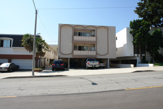 625 E Orange Grove Ave in Burbank, CA - Building Photo - Building Photo