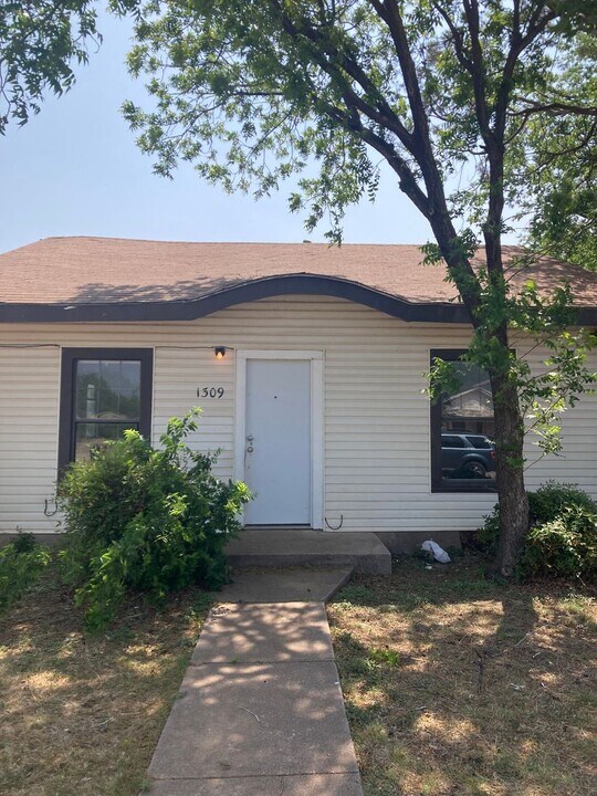1309 Cypress St in Abilene, TX - Building Photo