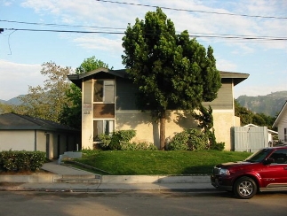 128 E Santa Ana St in Santa Paula, CA - Foto de edificio - Building Photo