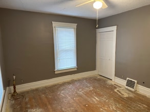 889 Raymond St in Akron, OH - Building Photo - Building Photo