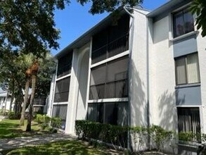 1015 Green Pine Blvd in West Palm Beach, FL - Building Photo - Building Photo