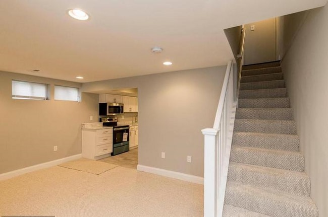 521 Powhatan Pl NW, Unit Lower Level in Washington, DC - Foto de edificio - Building Photo