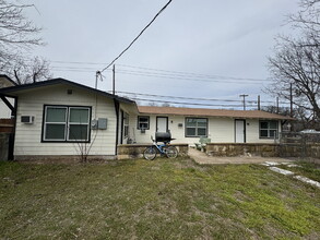 1120 W Frey in Stephenville, TX - Building Photo - Building Photo