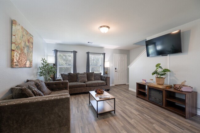 196 Goldenrod in Livingston, TX - Building Photo - Building Photo