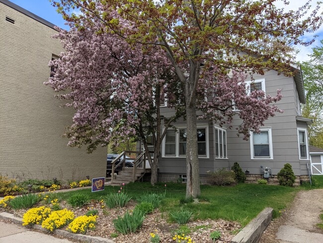 property at 1335 W Minnehaha Ave