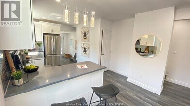 1435 Ellrose Ave in Windsor, ON - Building Photo - Building Photo
