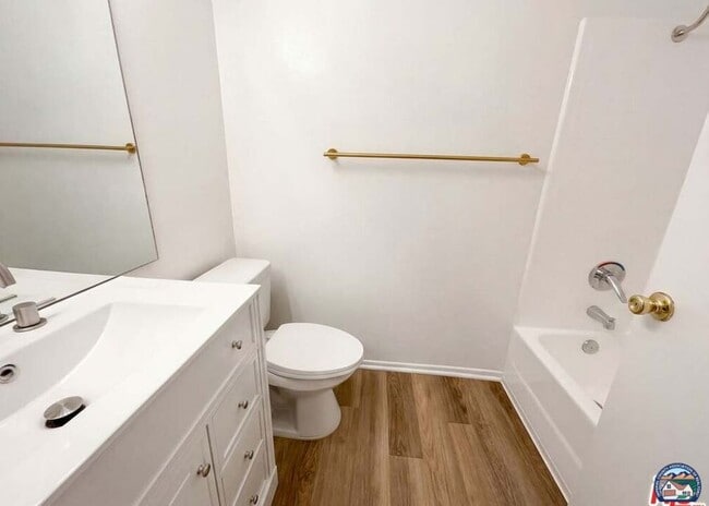 13143 E Mesa Verde Dr in Moorpark, CA - Building Photo - Building Photo