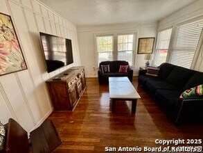118 Callaghan Ave in San Antonio, TX - Building Photo - Building Photo
