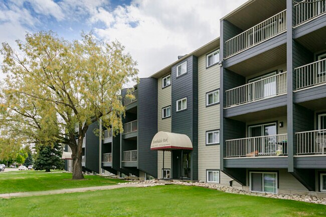 Southdale Park Apartments in Edmonton, AB - Building Photo - Building Photo