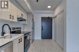 4878 Powers Cmn in Burlington, ON - Building Photo - Building Photo