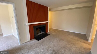 10536 Cross Fox Ln in Columbia, MD - Building Photo - Building Photo