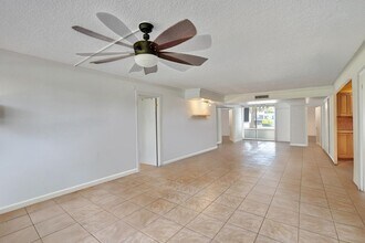 1401 S Federal Hwy, Unit 102 in Boca Raton, FL - Building Photo - Building Photo