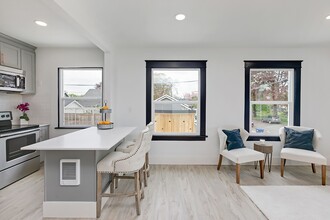 Maple Apartments: Newly Renovated in Sumner, WA - Building Photo - Building Photo