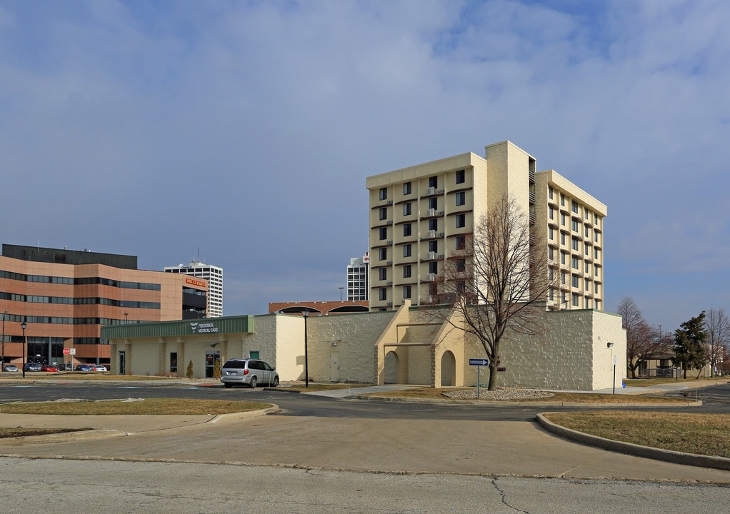 Trinity Tower in South Bend, IN - Building Photo