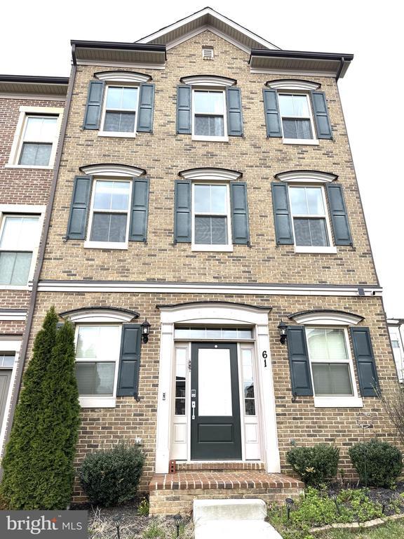 property at 61 Blue Jay Wy
