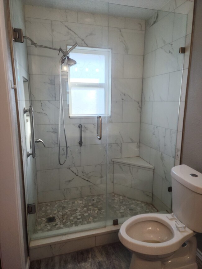 400 Crowe Dr in Euless, TX - Building Photo - Building Photo