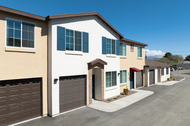 San Junipero Townhomes in Tucson, AZ - Building Photo - Building Photo