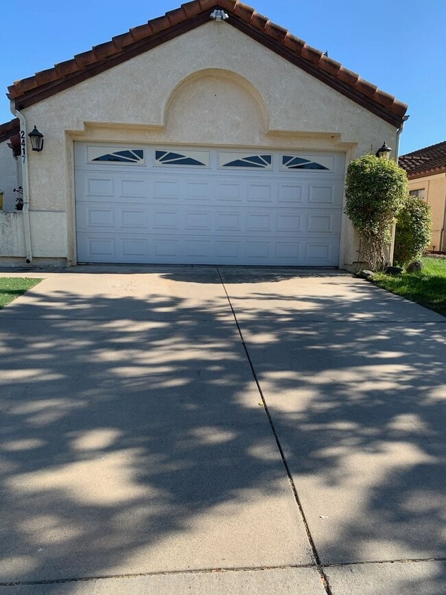 property at 2417 Boxwood St