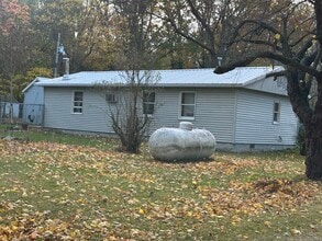 2738 Eaman Rd in Benton Harbor, MI - Building Photo - Building Photo