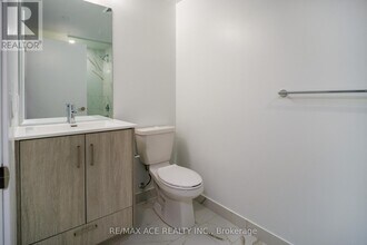 180 Front St E in Toronto, ON - Building Photo - Building Photo