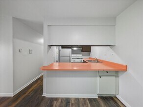 126 W Washington St in Round Lake, IL - Building Photo - Building Photo